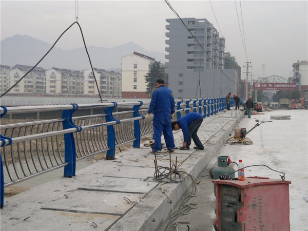 海淀不锈钢复合管护栏常见问题及解决方案